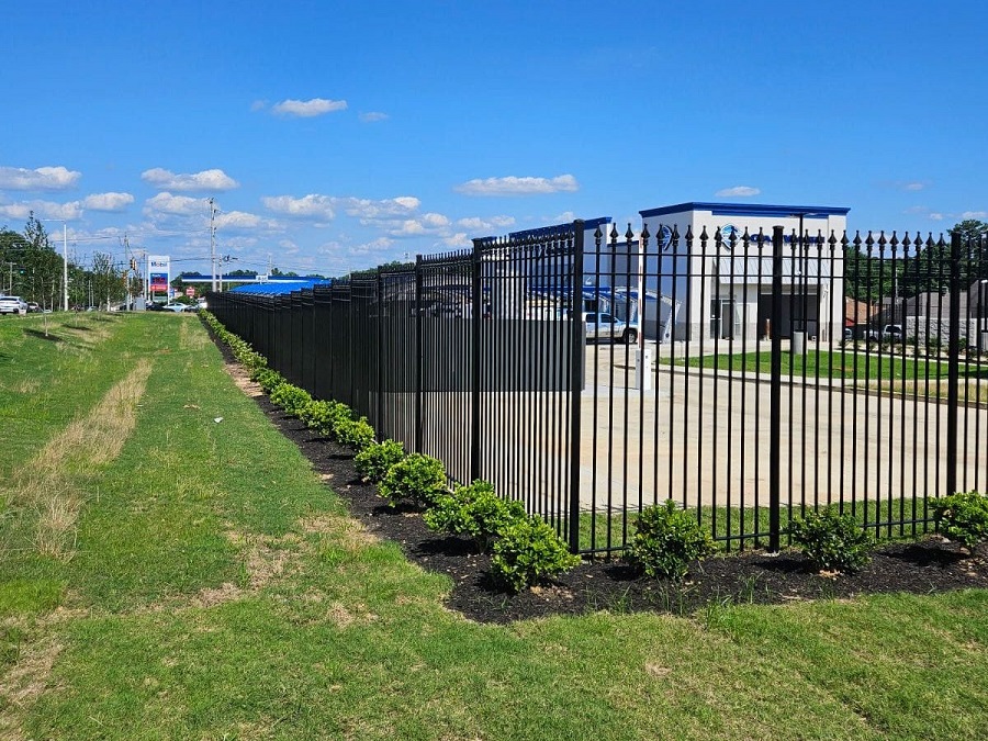 Commercial Privacy Fence